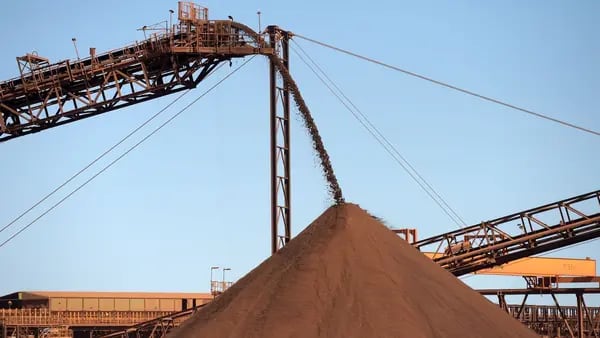 Minério de ferro atinge máxima de sete semanas com problemas em minas na Austráliadfd