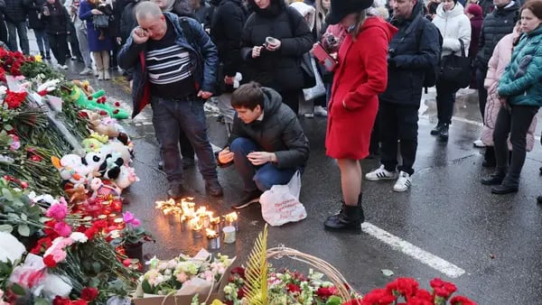 Rusia llora a las víctimas del atentado terrorista de Moscúdfd