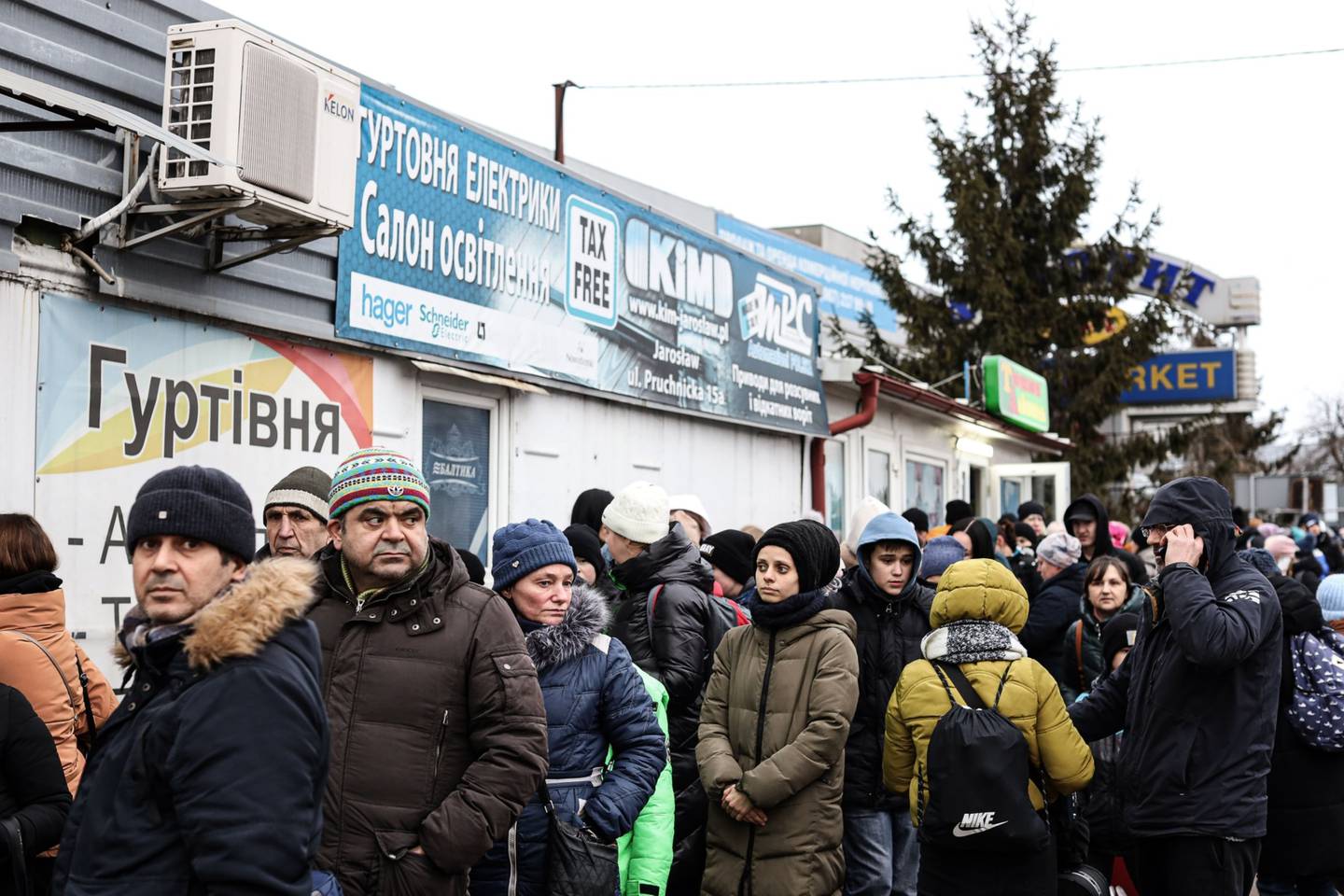 Refugiados ucranianos entram na Polônia