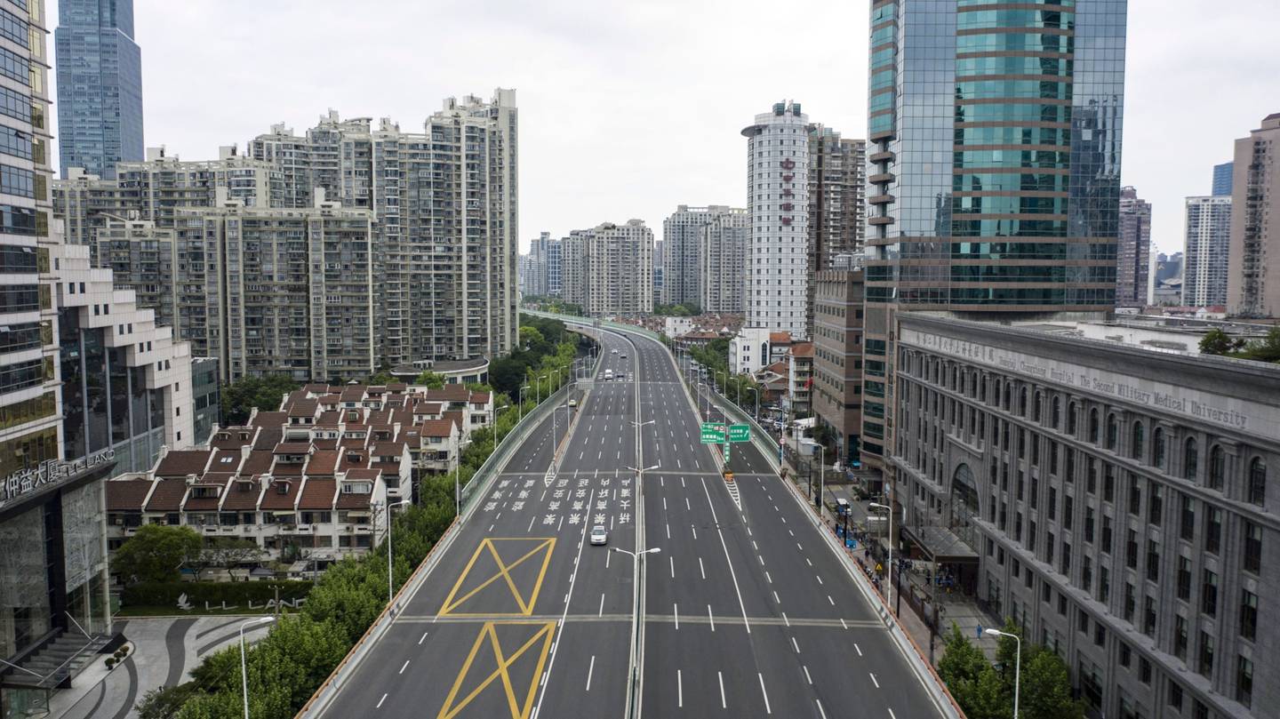 An empty highway during a lockdown due to Covid-19 in Shanghai, in May 2022. Source: Qilai Shen/Bloombergdfd