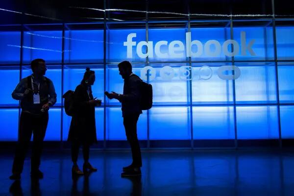 Facebook argumentou que as novas regras da UE permitem que a plataforma faça os clientes usarem seus nomes reais
