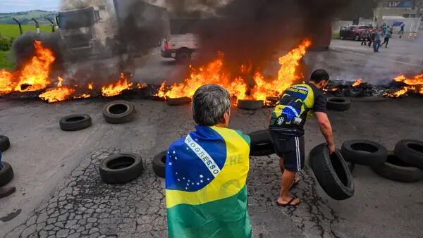 Protesters Block Roads, Sao Paulo Airport as Bolsonaro Stays Silent over Runoff Resultsdfd