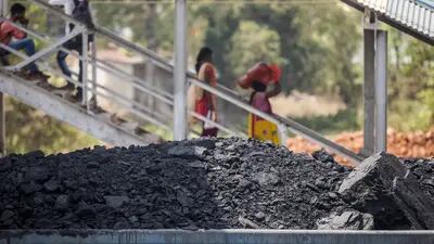 Akanksha Kumari, do estado de Jharkhand, ingressou na empresa Coal India como engenheira de minas na mina subterrânea de Churi