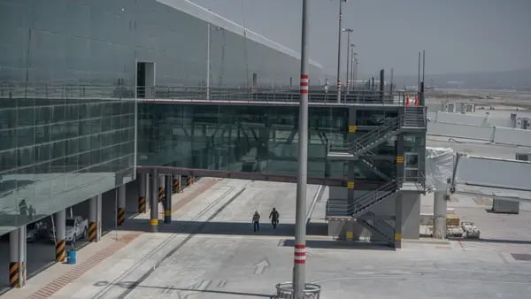 Viva Aerobus Says AMLO’s Little-Used Airport Could Be an International Hubdfd
