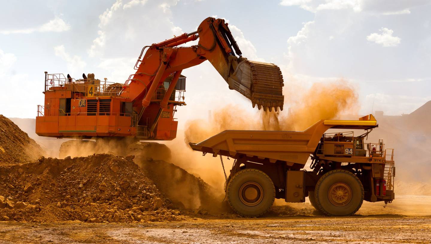 Contratos futuros do minério de ferro subiam 3,4%, para US$ 99,35 a tonelada, às 14h41 de Singapura.