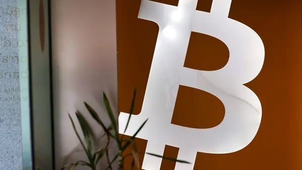 Bitcoin supera US$ 60 mil e caminha para maior ganho mensal desde outubro de 2021dfd