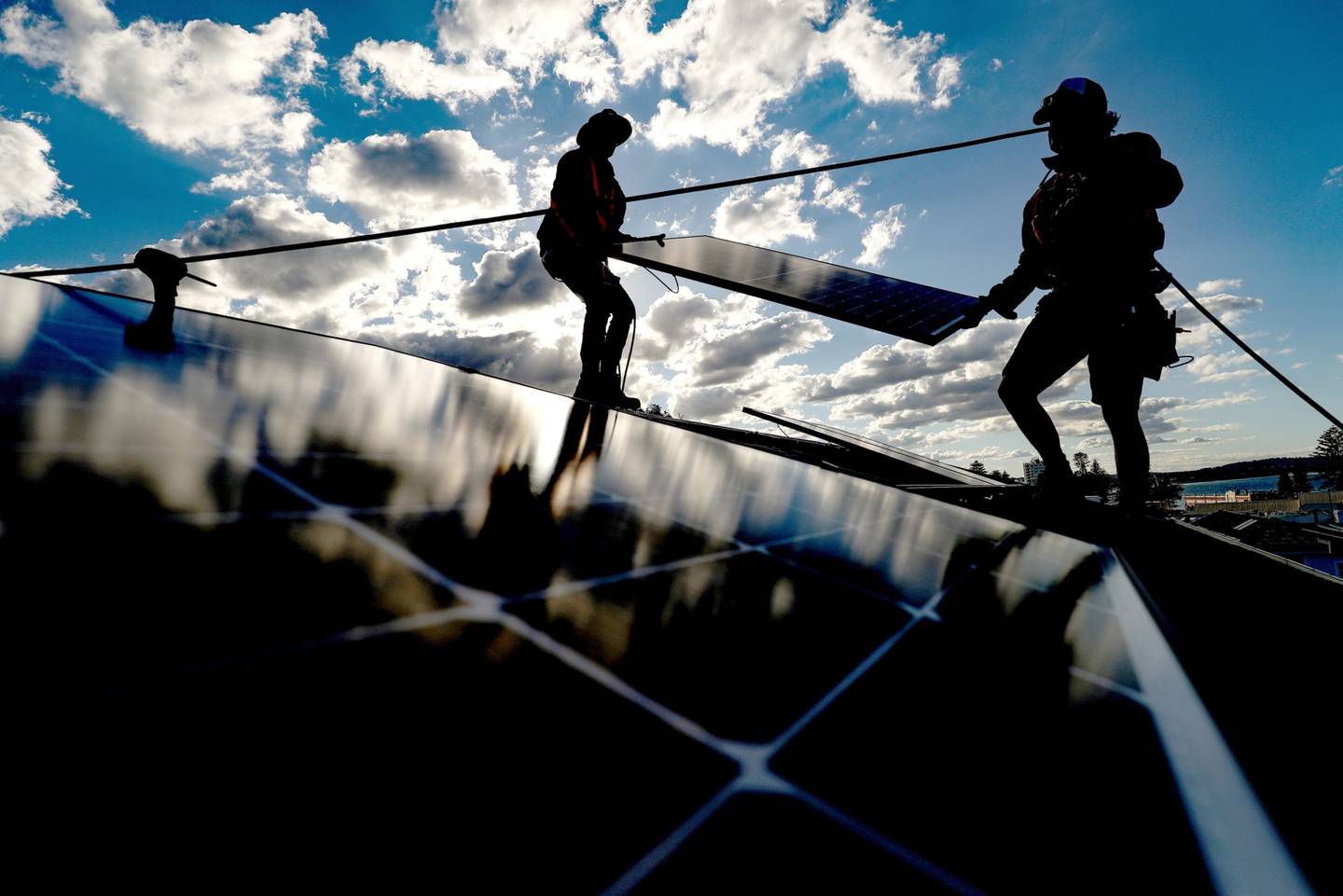 Red Girasol es una plataforma de financiamiento colectivo que conecta a personas con empresas que buscan instalar paneles solares.