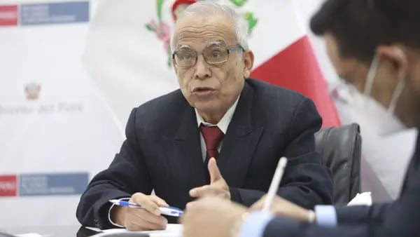 Renuncia Aníbal Torres, presidente del Consejo de Ministros de Perúdfd