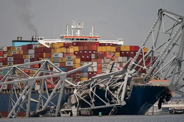 Desabamento de ponte em Baltimore bloqueia porto e cria gargalo para o comérciodfd