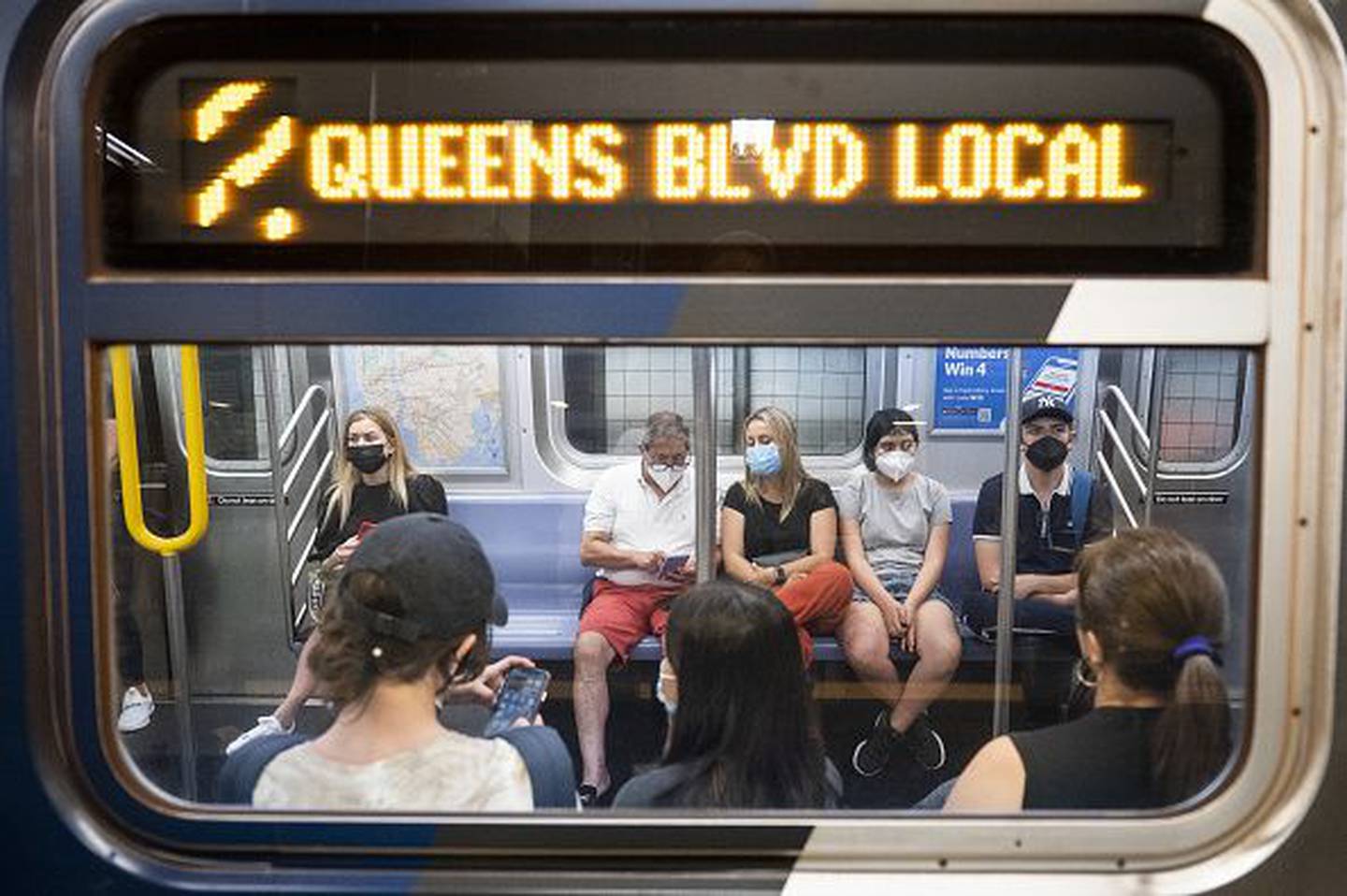 Usar máscara ainda é uma forma eficiente de tentar conter o avanço da pandemia