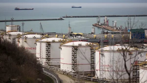 Petróleo amplía su caída semanal: operadores anticipan mayor oferta de Irándfd