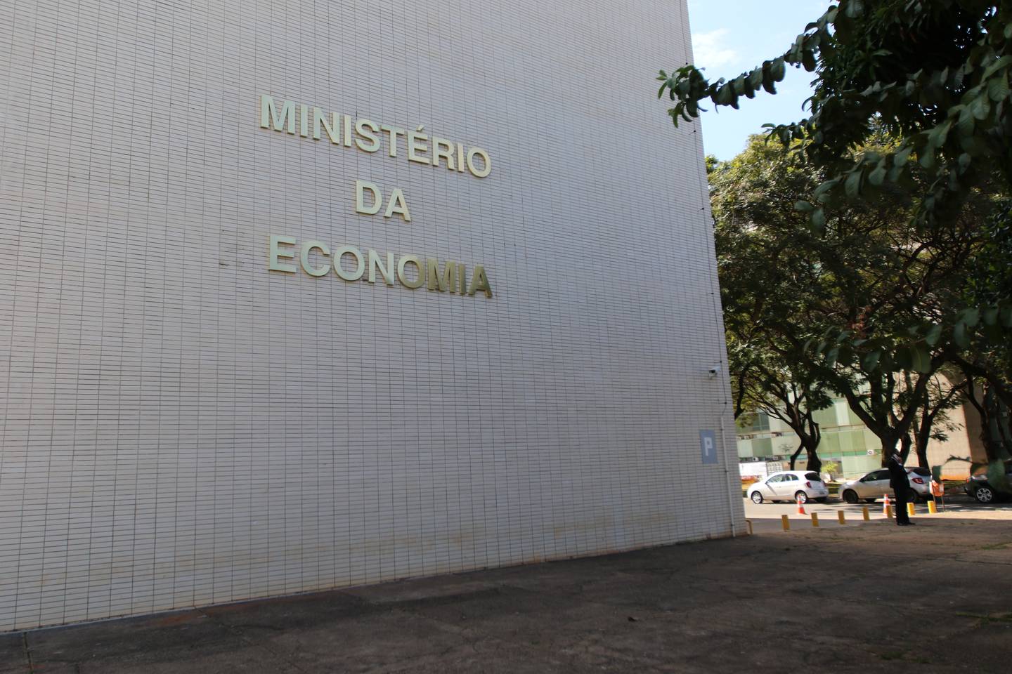 Governo discute como viabilizar Auxílio Brasil
