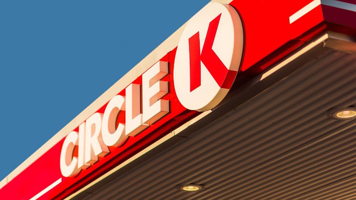 La cadena de tiendas, que opera bajo tres marcas Circle K, Círculo K y Tiendas Extra; ocupa la tercera posición en el segmento de tiendas de conveniencia en el país.