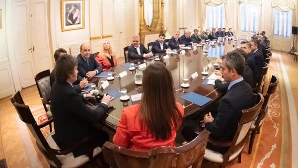Se profundiza el desplome de las transferencias del Gobierno argentino a las provinciasdfd