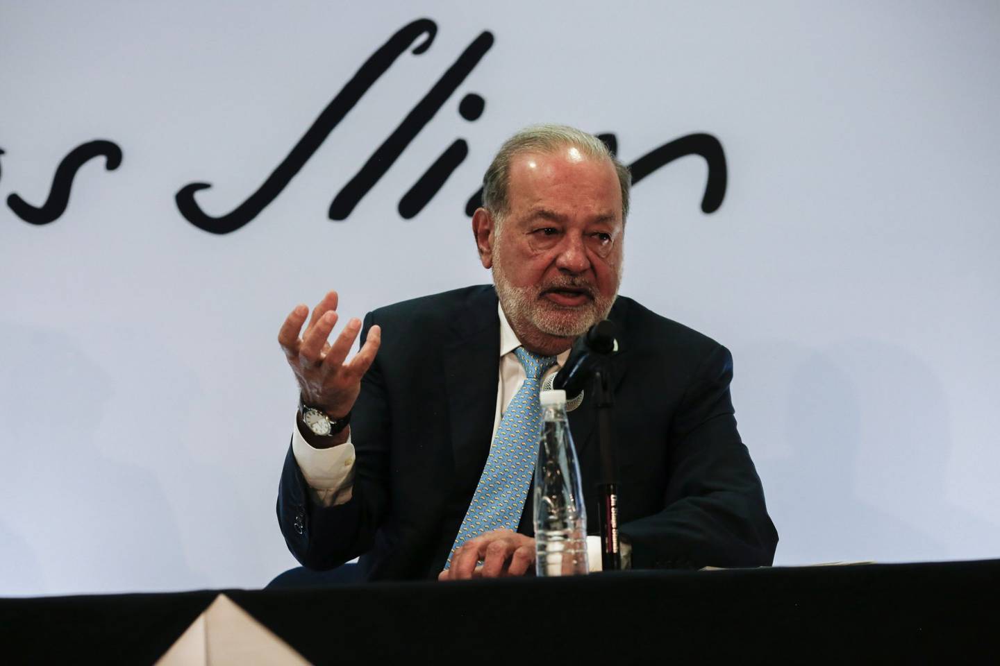 América Móvil, de Carlos Slim, prepara la primera venta de bonos denominados en pesos que realiza la empresa en los mercados globales en unos siete años,