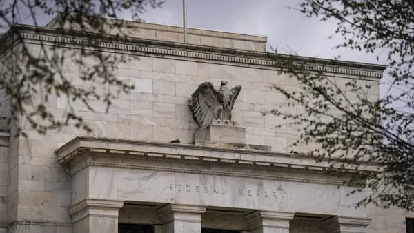Economistas creen que la Fed está siendo “demasiado restrictiva”: encuestadfd