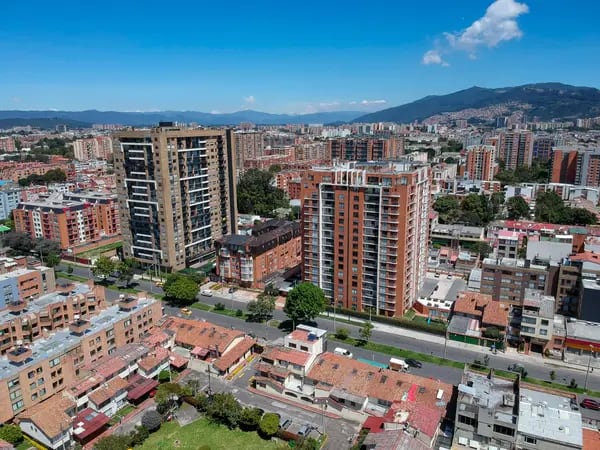 El año pasado se vendieron en Colombia 229.993 unidades de vivienda, lo que representó una caída del 11,1% frente al 2021, con un peor desempeño tanto del segmento VIS como el no VIS.