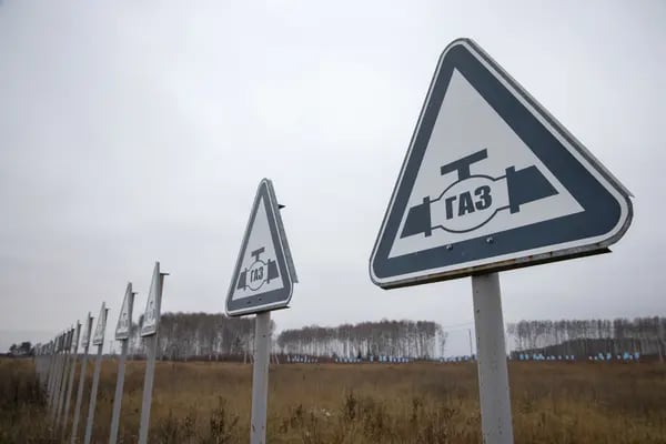 Postes de señalización de gasoductos en la instalación de almacenamiento subterráneo de gas Kasimovskoye, operada por Gazprom PJSC, en Kasimov, Rusia.