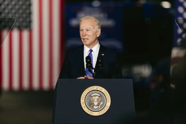 Popularidade do presidente Joe Biden sofreu com o aumento dos receios com a economia americana nos últimos meses