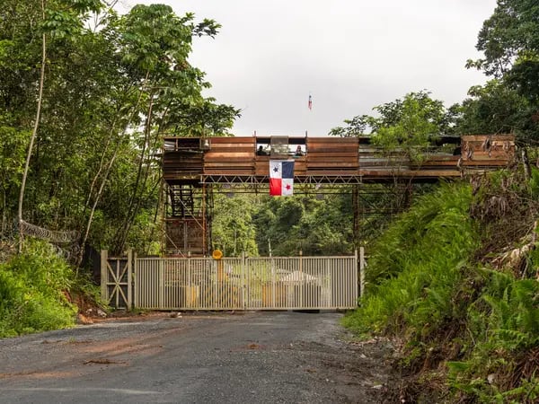 La historia del cierre de una mina de cobre de US$10.000 millones en la selva de Panamádfd