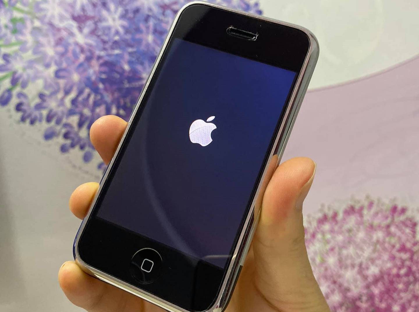 Un iPhone de primera generación sellado de fábrica se vendió en una subasta por US$ 63.356,40.