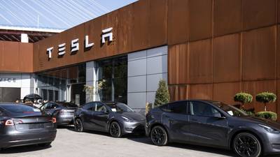 Covid: Tesla suspende produção em Xangai por dois diasdfd