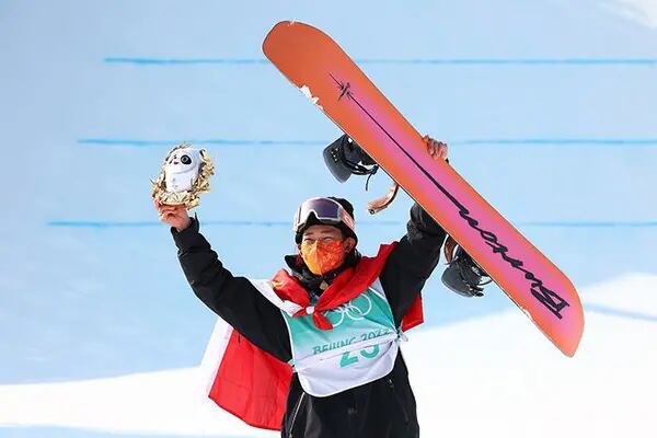 Snowboarder é o atleta mais jovem da China a se tornar campeão olímpico