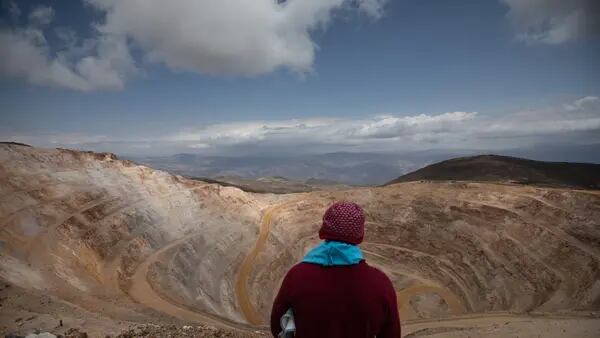 Inversión minera en Perú caerá a su nivel más bajo en ocho años, según estimacionesdfd