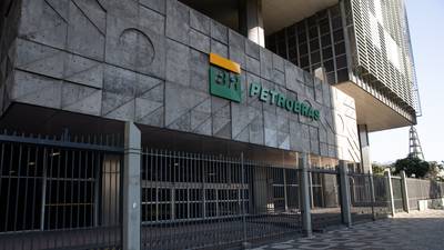 Petrobras Hits $100B Market Value as Bolsonaro Rises in Polls Ahead of Brazil Runoffdfd