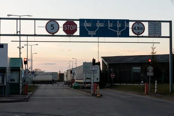 El paso fronterizo de Kybartai el 16 de abril de 2022 en Kybartai, Lituania.