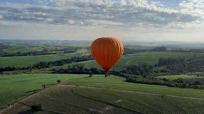 Passeio de balão em Boituva oferece momento de contemplação das paisagens da zona rural