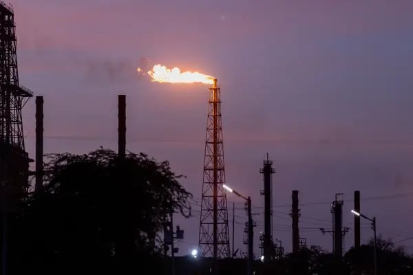 La refinería de petróleo Amuay de Petróleos de Venezuela SA (PDVSA) en el Complejo Refinador de Paraguaná en Punto Fijo, estado Falcón, Venezuela, el sábado 19 de agosto de 2023. Fotógrafa: Betty Laura Zapata/Bloomberg
