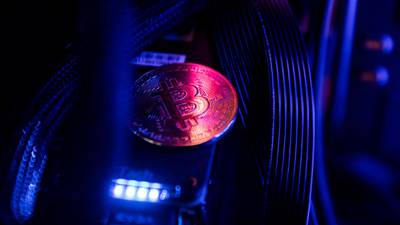 Bitcoin sobe 60% em ano excepcional para criptoativos apesar de perdas em dezembrodfd