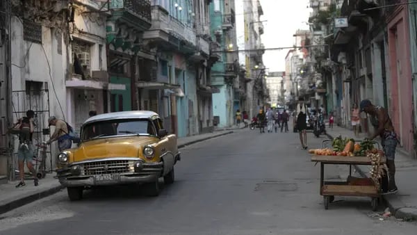 Cuba recorre à ajuda da Rússia para amenizar apagões, falta de alimentos e protestosdfd