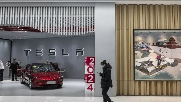 Tesla reduce su producción de autos en China ante un menor crecimiento de las ventasdfd