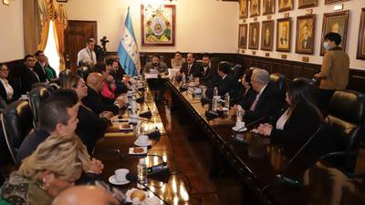 Diputados de Honduras inician proceso para elegir nueva Corte Suprema de Justiciadfd