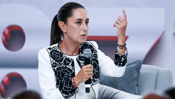 Claudia Sheinbaum abre la puerta a una reforma fiscal por consensodfd