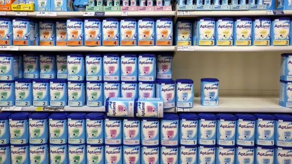 Preço alto de fórmulas infantis coloca fabricantes como Nestlé e Danone sob pressãodfd