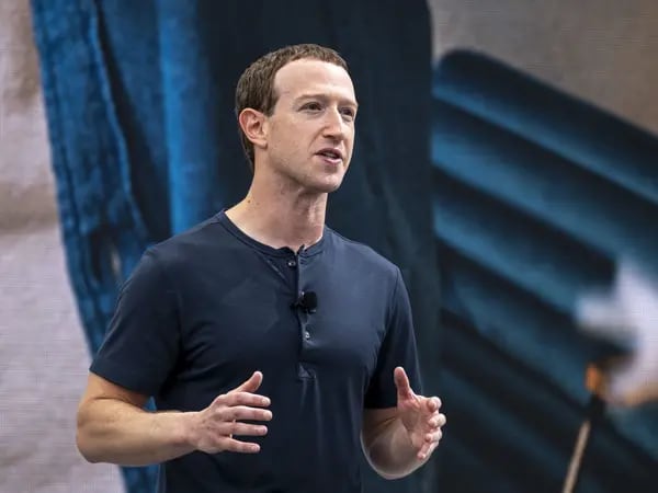Zuckerberg pide paciencia mientras esfuerzos de Meta por la IA asusta a inversoresdfd