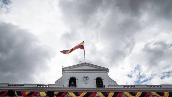 Riesgo país de Ecuador camina a los 2.000 puntos mientras avanza juicio políticodfd