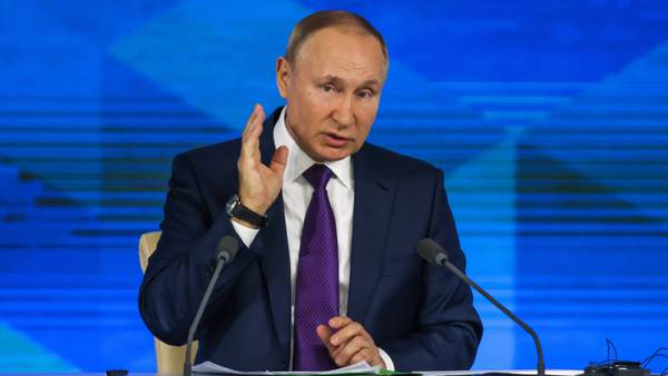 Putin amplía prohibición de ‘propaganda gay’ y amenaza con represióndfd