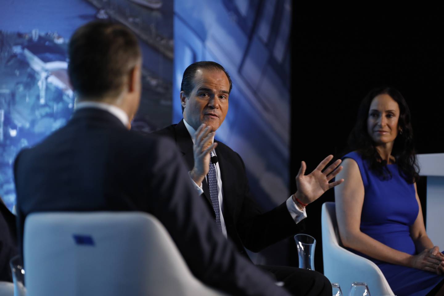 El presidente del Banco Interamericano de Desarrollo habla durante su panel en el New Economy Forum Gateway, de Bloomberg, en Panamá.