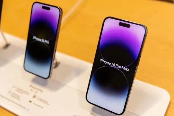 UBS dijo este mes que toda la generación del iPhone 14 podría no alcanzar las expectativas anteriores en 16 millones de unidades.