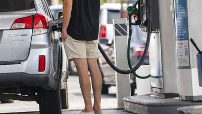 Como é formado o preço da gasolina - e como a tensão global pesa no bolsodfd