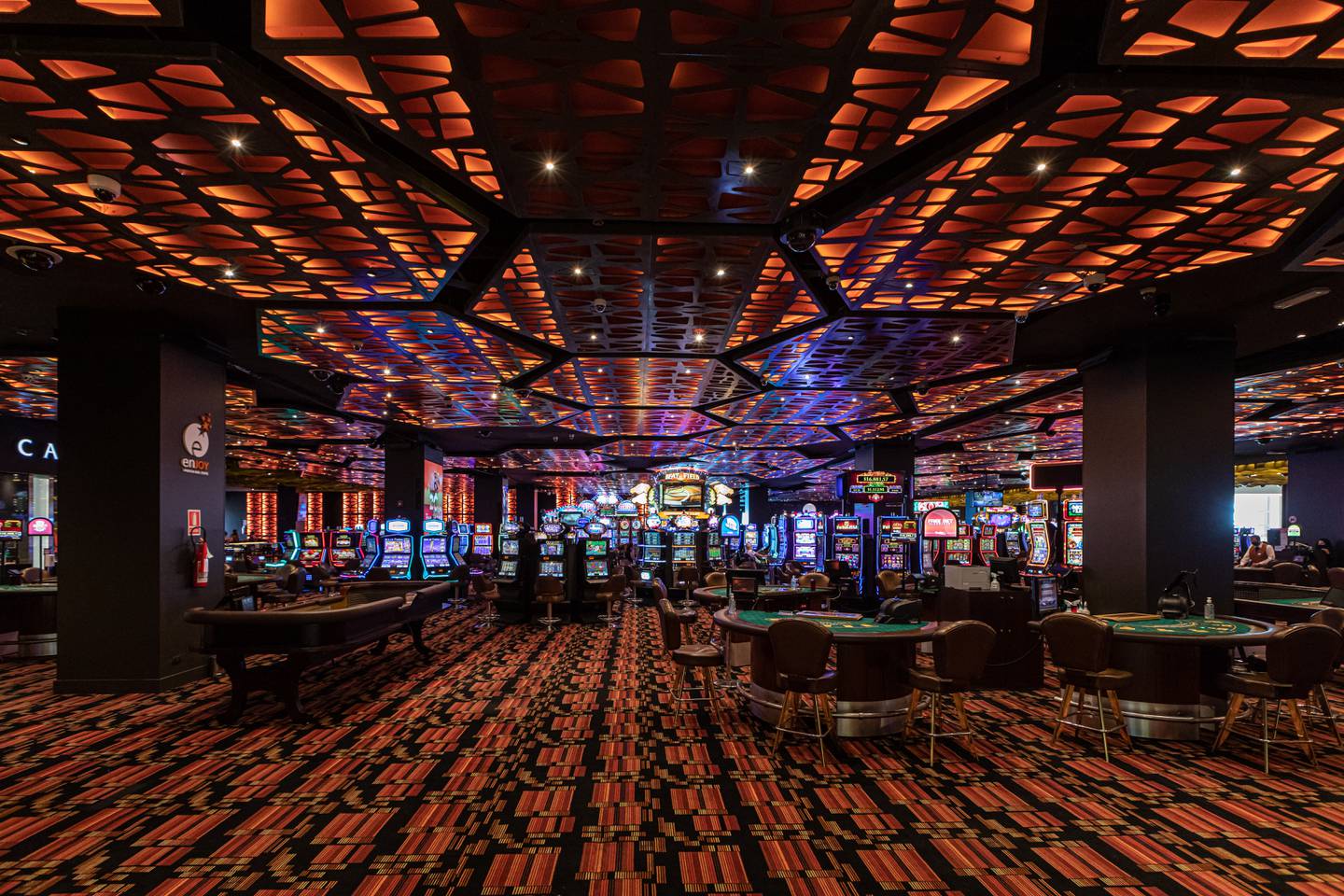 El casino del hotel Enjoy Punta del Este es uno de los lugares más atractivos para los clientes exclusivos.dfd
