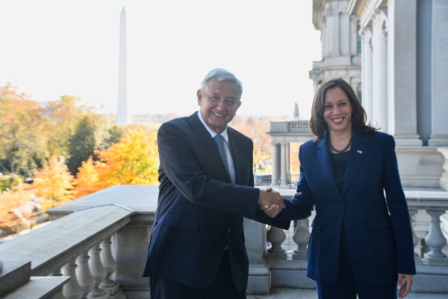 AMLO se reunión con la vicepresidenta Kamala Harris en el marco de la reunión con los presidentes de EE.UU. y Canadá. Foto: Cortesía Gobierno de México