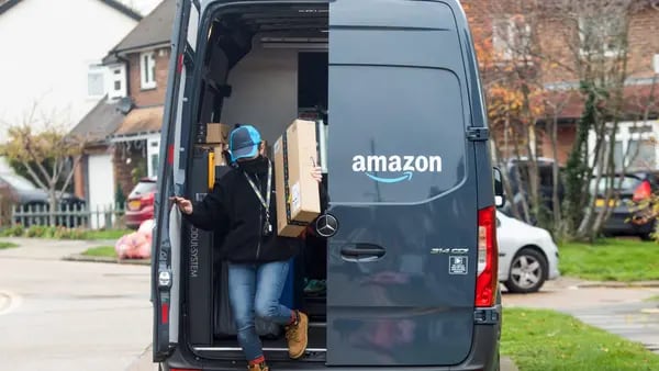 Amazon cobra taxa de vendedores que fazem entrega por conta própria e causa apreensãodfd