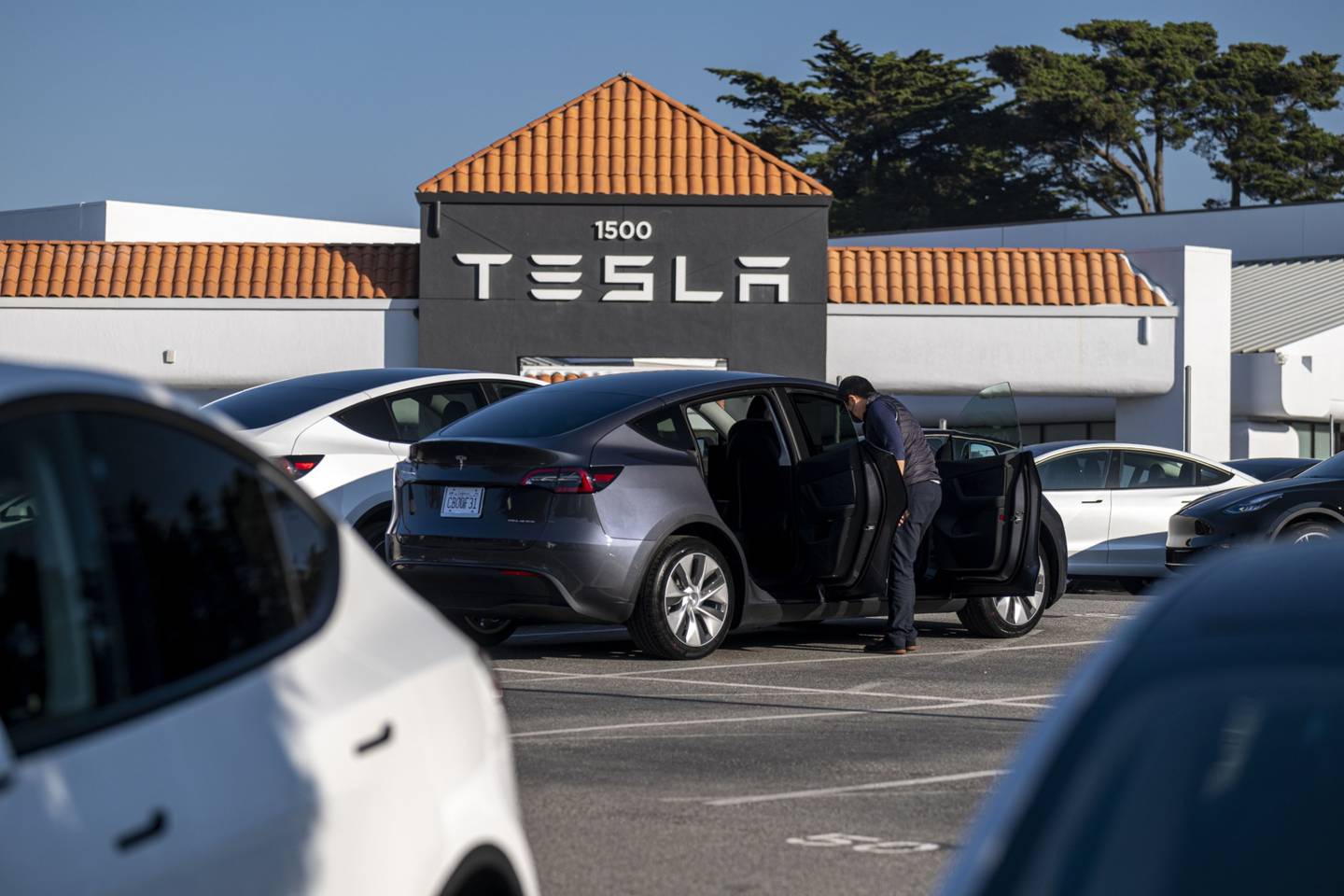 Un concesionario de Tesla en Colma, California, Estados Unidos, el miércoles 26 de enero de 2022. Fotógrafo: David Paul Morris/Bloomberg