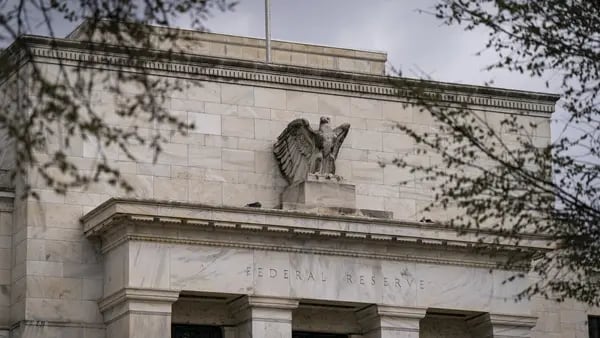 Fed mantendrá plan de tres recortes de tasas este año pese a mayor inflación: economistasdfd
