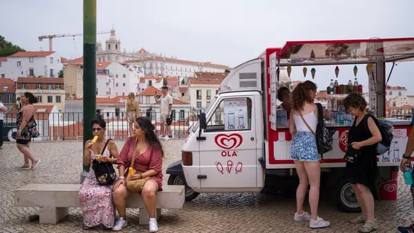 Europeos cambian sus destinos de vacaciones para evitar las multitudesdfd